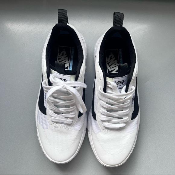 Like New! Vans MTE UltraRange EXO Shoe White with Black Accents - Picture 12 of 16